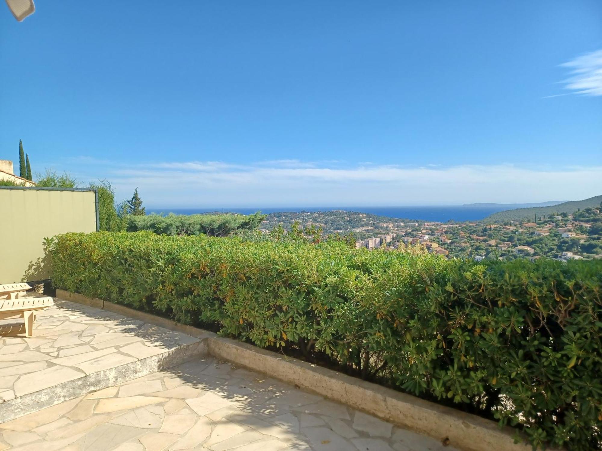 Appartement Rez De Jardin Dans Villa Vue Mer Cavalaire-sur-Mer Exterior foto